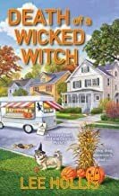 Lee Hollis — Death of a Wicked Witch (Hayley Powell Food and Cocktails Mystery 13)