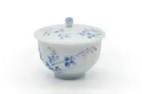 Unknown — Japanese Teacup - Blue Floral Arita Porcelain Lidded Yunomi - 170ml – Tezumi