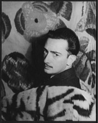 Captivating History — Salvador Dalí: Una Guía Fascinante de la Vida del Famoso Pintor Español conocido por sus Cuadros Surrealistas y su Personalidad Excéntrica