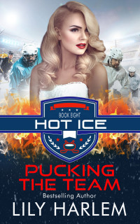 Lily Harlem — Pucking The Team: Reverse Harem Hockey Romance